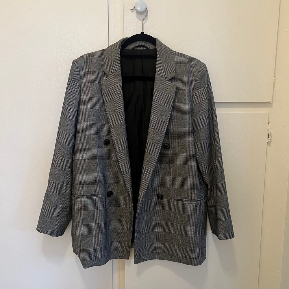 grey plaid blazer from GU (uniqlo’s sister brand)